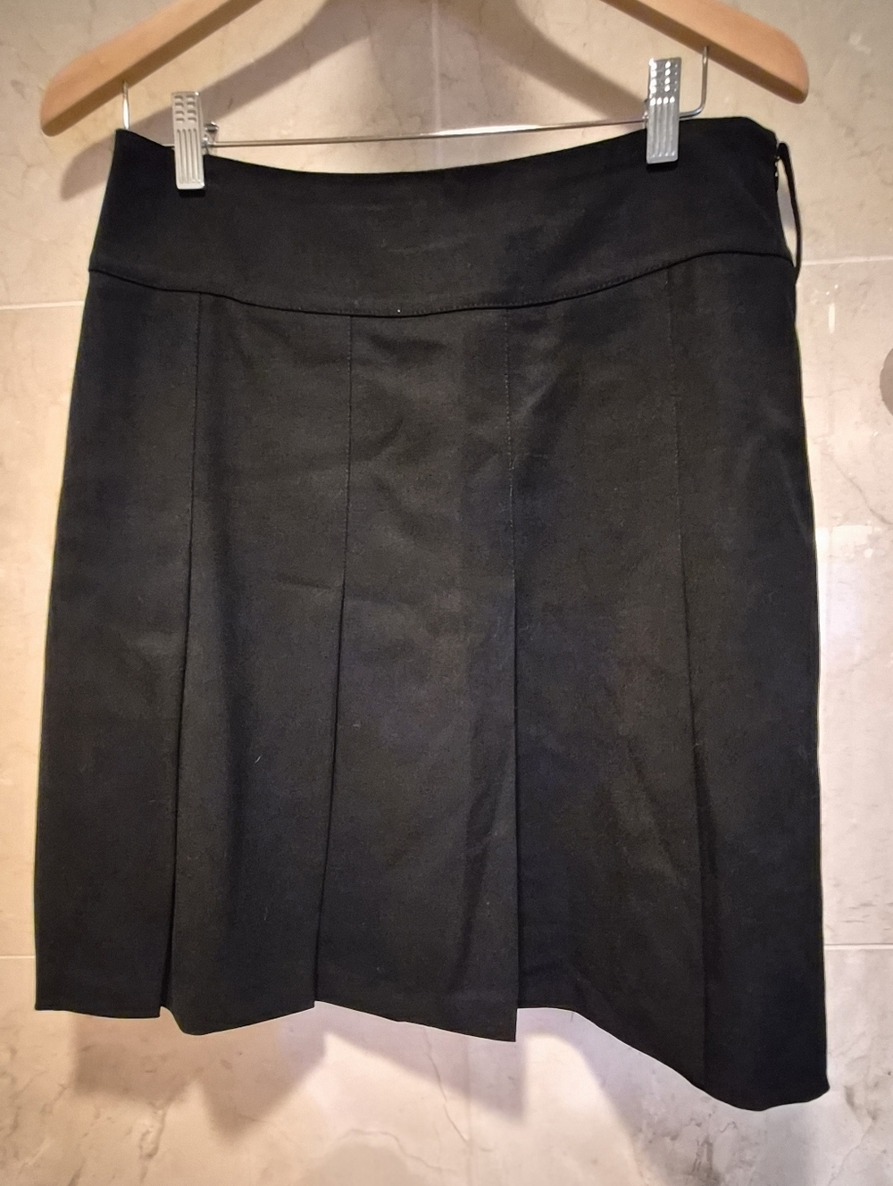 Burberry London Black Pleated Wool Blend Mini Skirt - Size 8